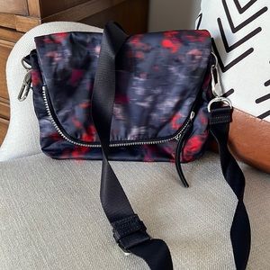 Lululemon crossbody